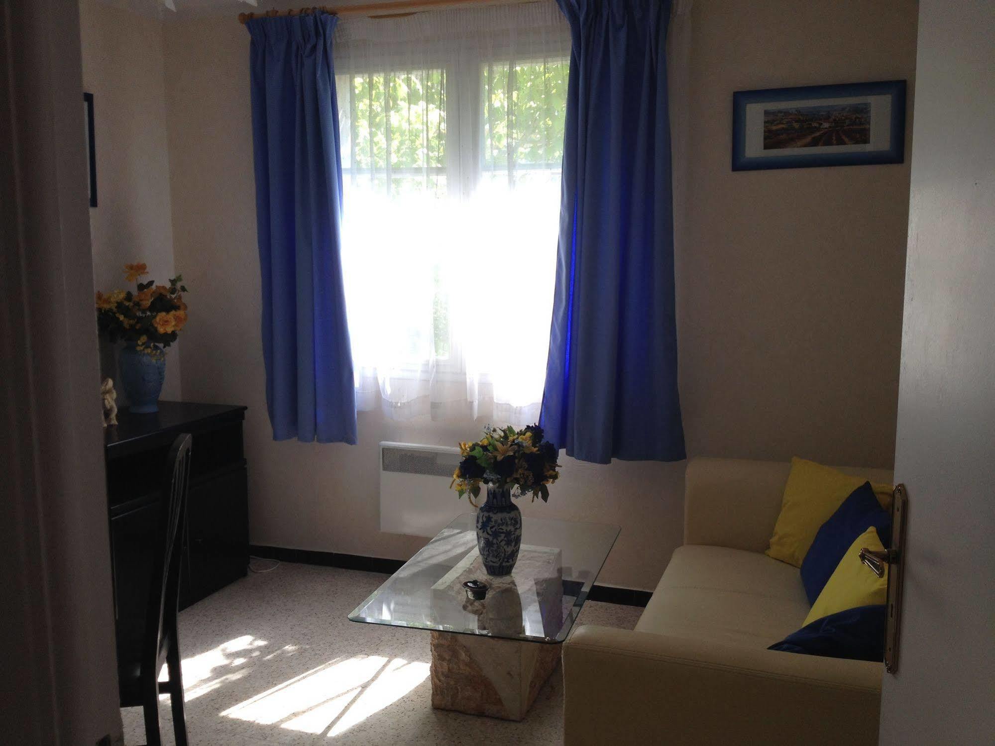 Appartement La Plage En Provence Le Pradet Exteriör bild